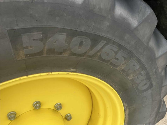 Tractor - John Deere 6155R