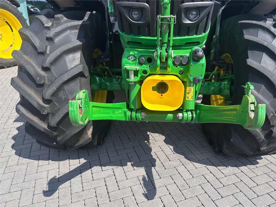 Tractor - John Deere 6195R