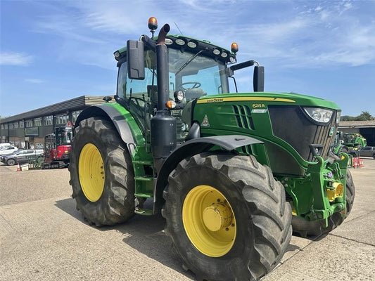 Tractor - John Deere 6215R