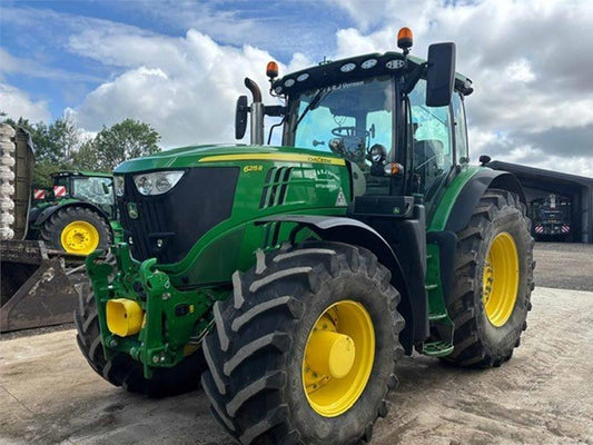 Tractor - John Deere 6215R