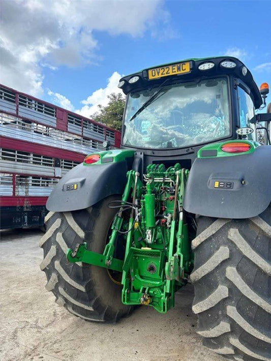 Tractor - John Deere 6215R