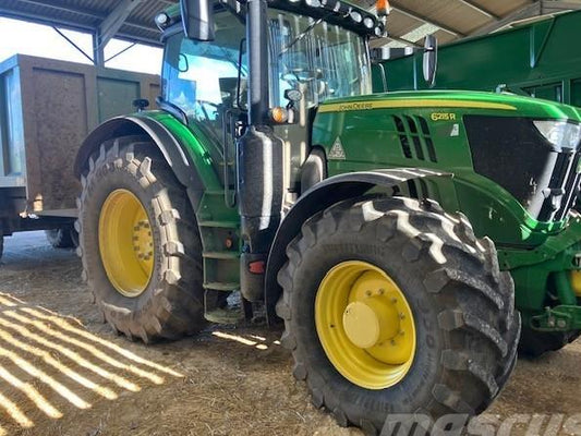 Tractor - John Deere 6215R