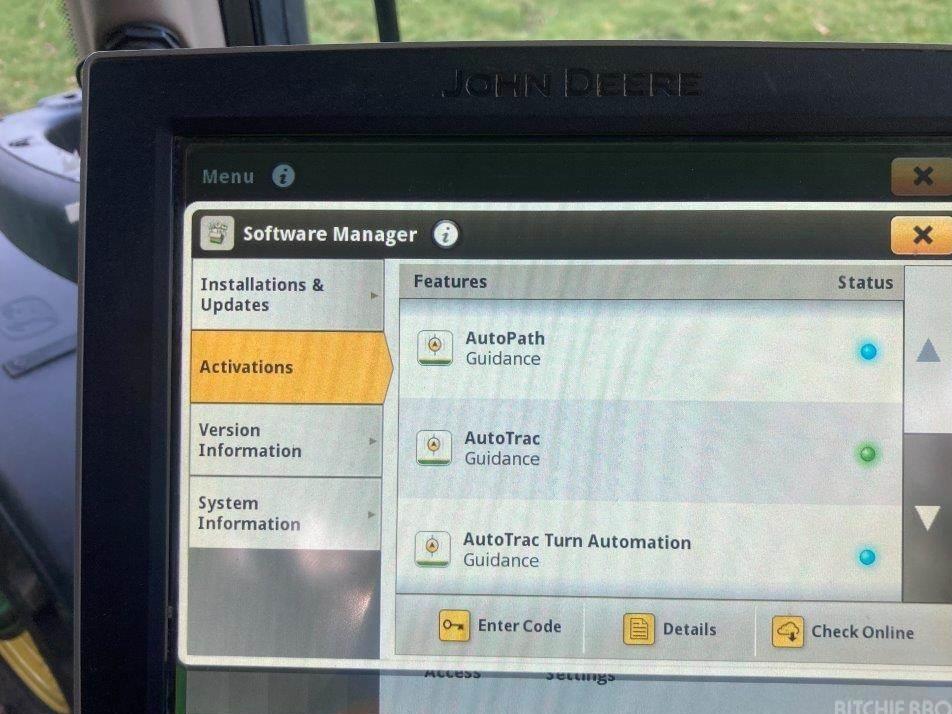 Tractor - John Deere 6215R