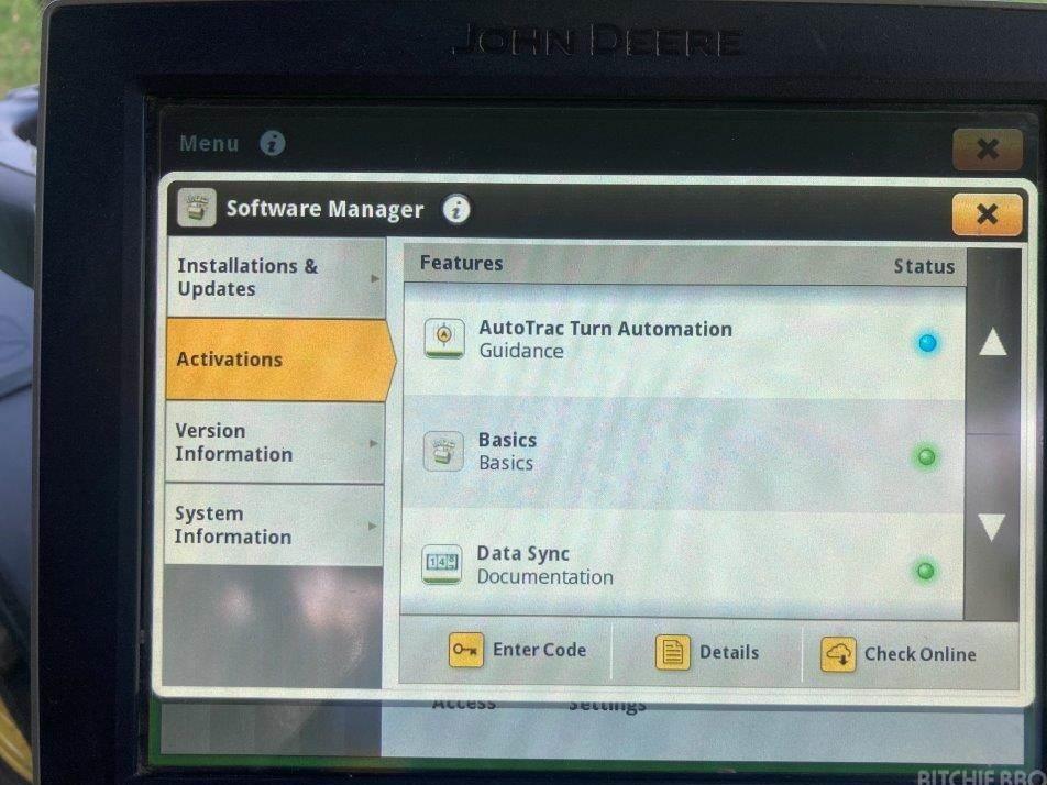 Tractor - John Deere 6215R