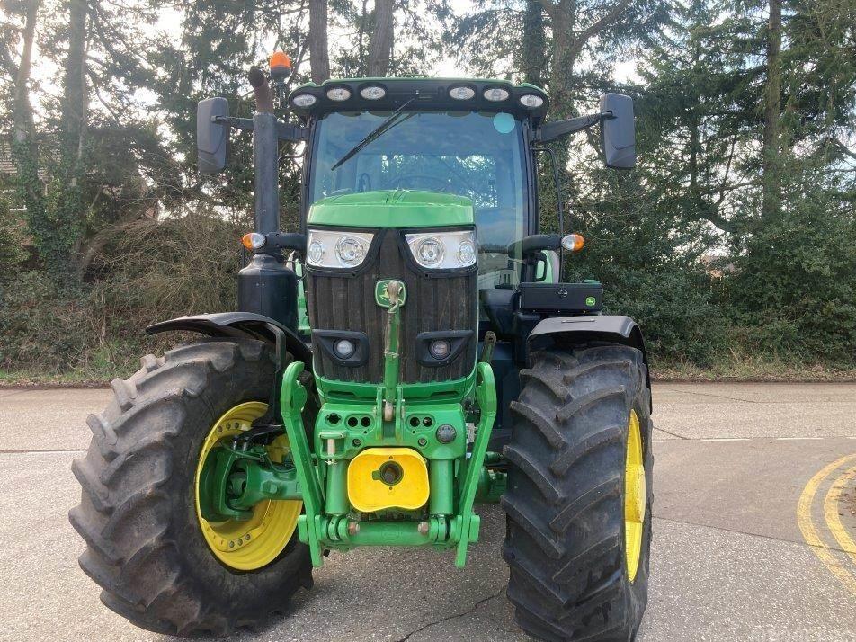 Tractor - John Deere 6215R