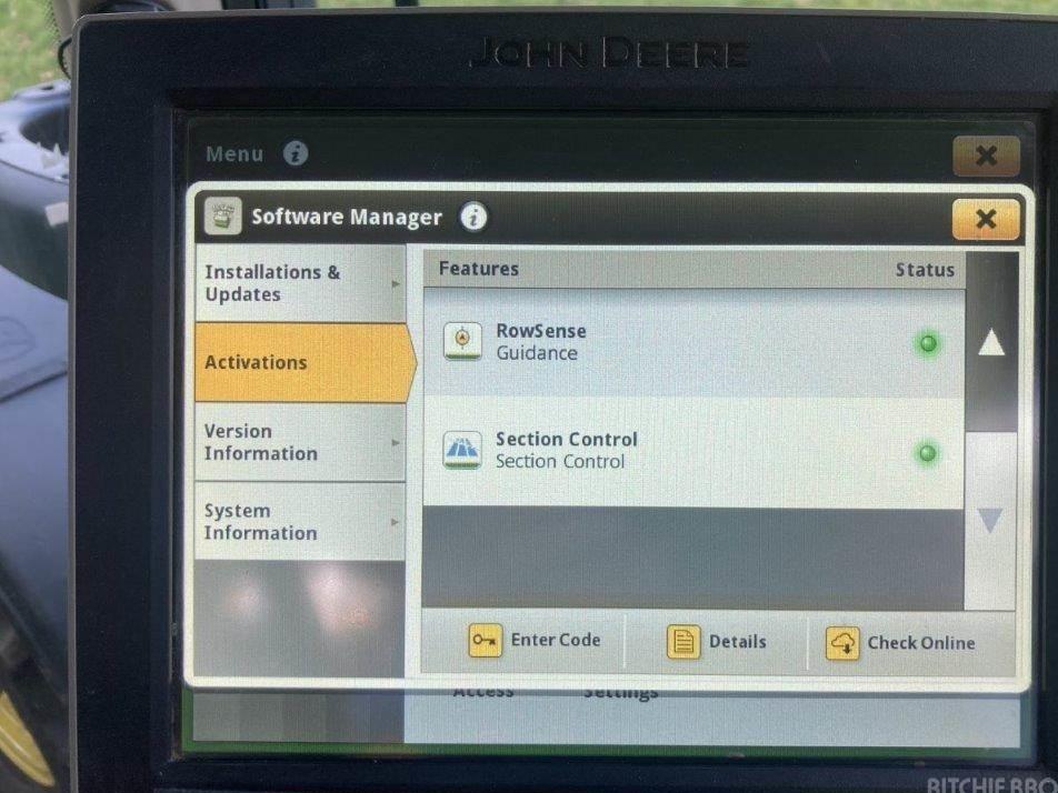 Tractor - John Deere 6215R