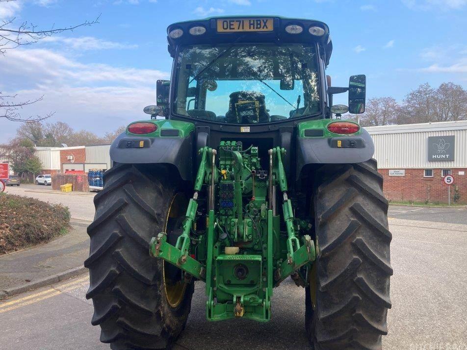Tractor - John Deere 6215R