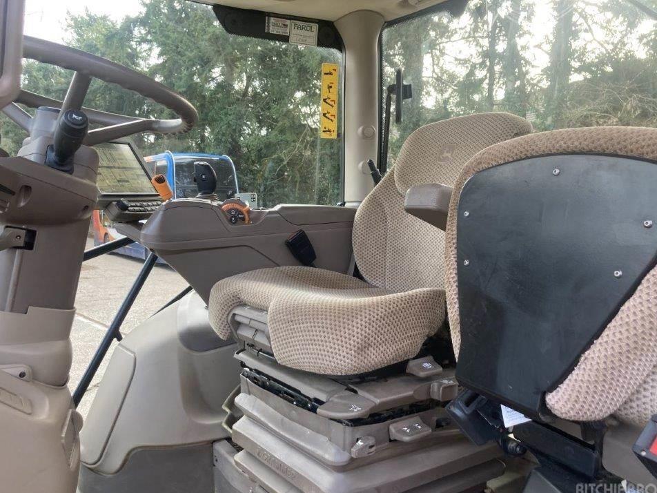 Tractor - John Deere 6215R
