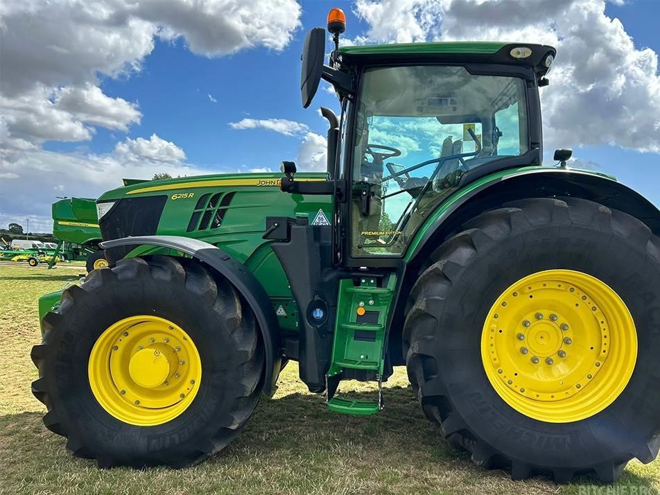 Tractor - John Deere 6215R