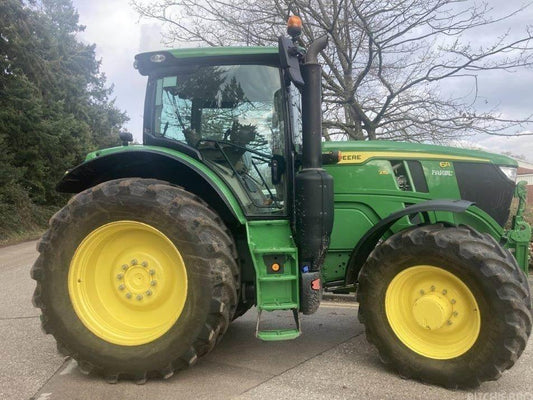 Tractor - John Deere 6215R - VASTech Machinery