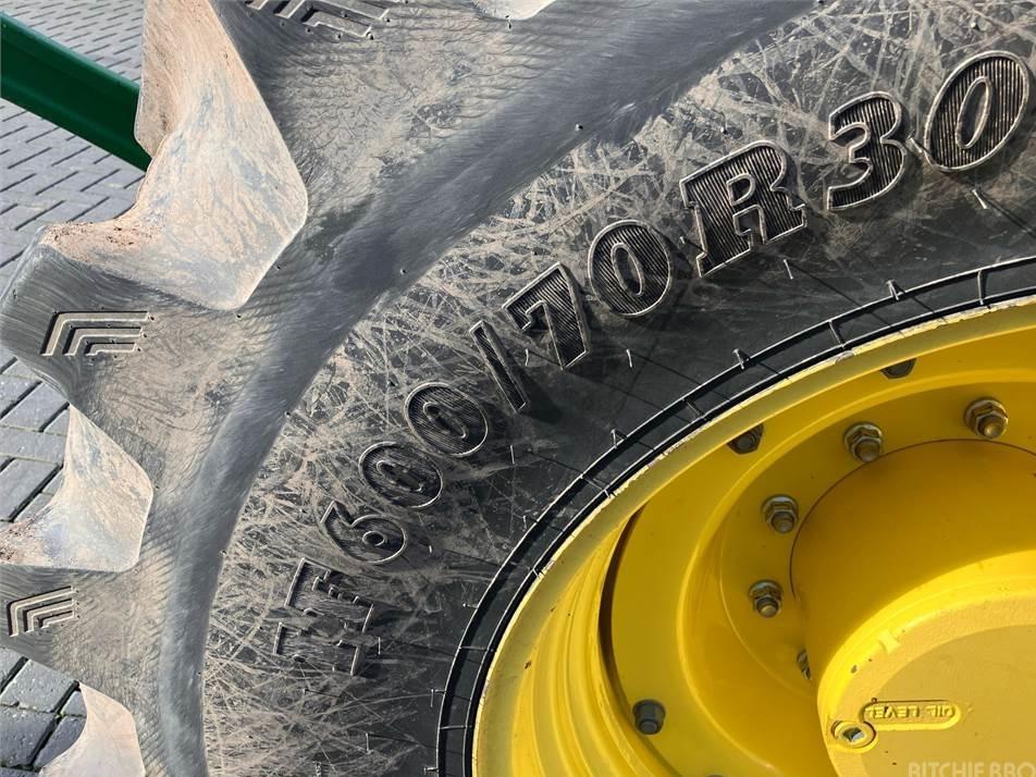 Tractor - John Deere 6250R