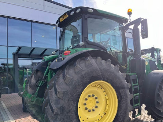 Tractor - John Deere 6250R - VASTech Machinery