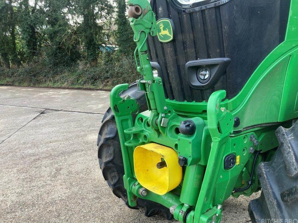 Tractor - John Deere 6R 215