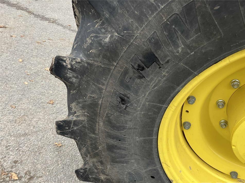 Tractor - John Deere 6R 215