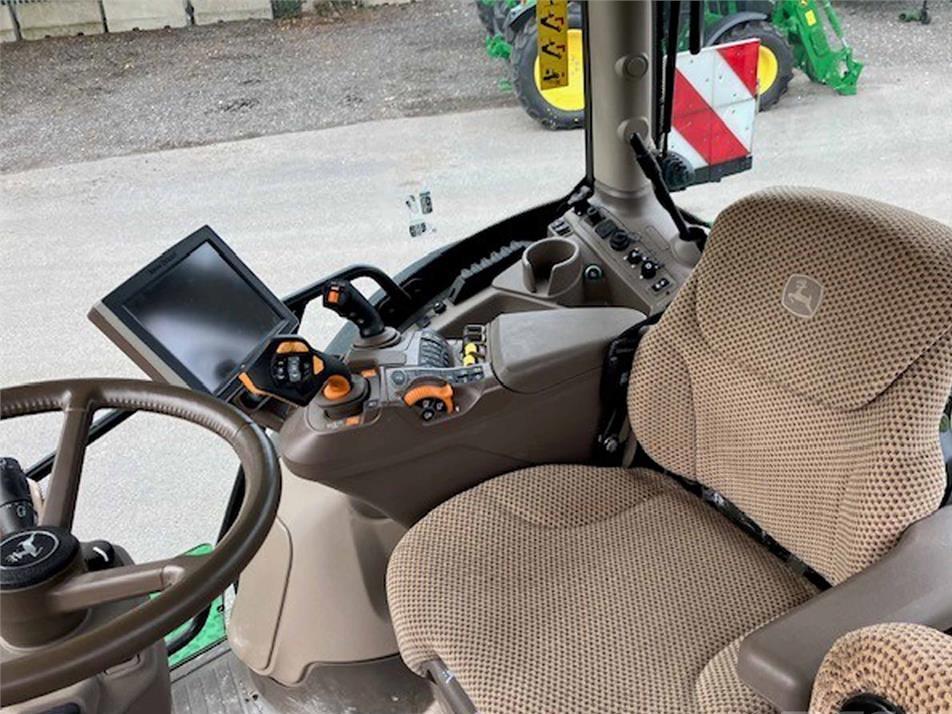 Tractor - John Deere 6R 250