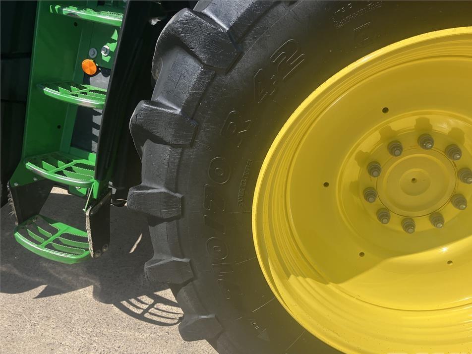 Tractor - John Deere 6R 250