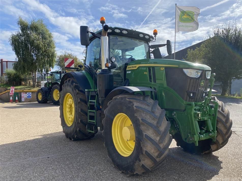 Tractor - John Deere 6R250