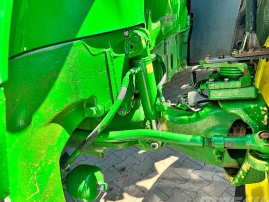 Tractor - John Deere 7215