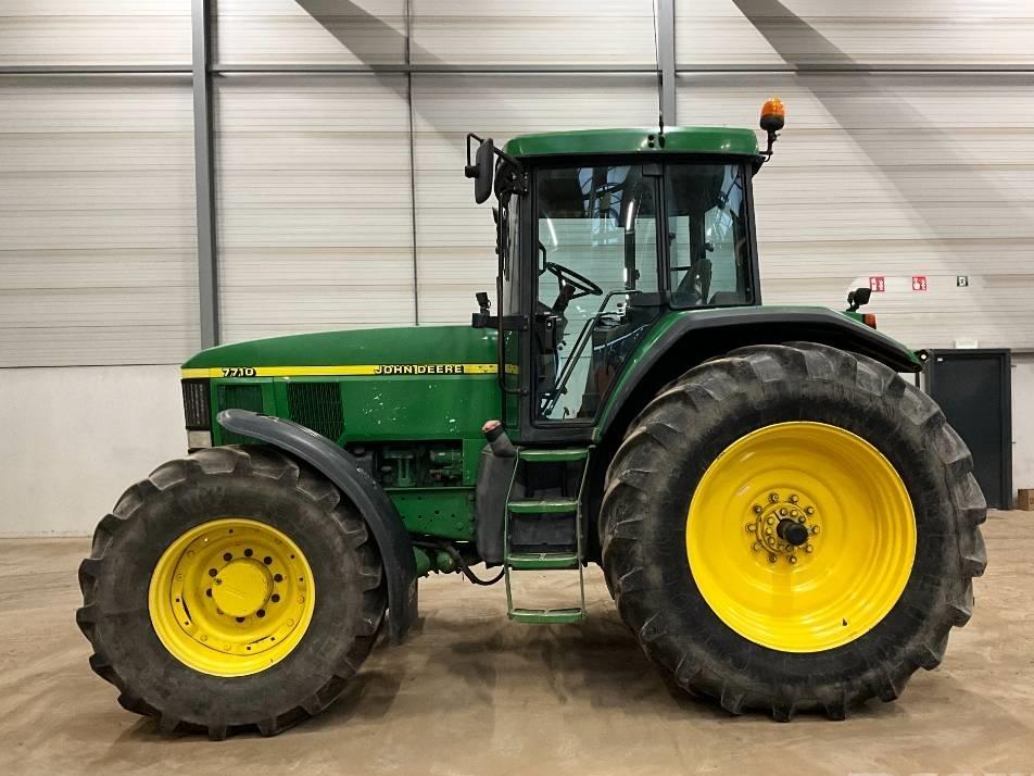 Tractor - John Deere 7710