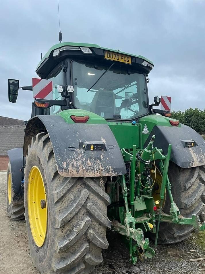 Tractor - John Deere 7R 330