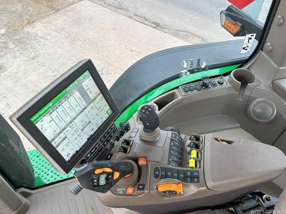 Tractor - John Deere 7R310