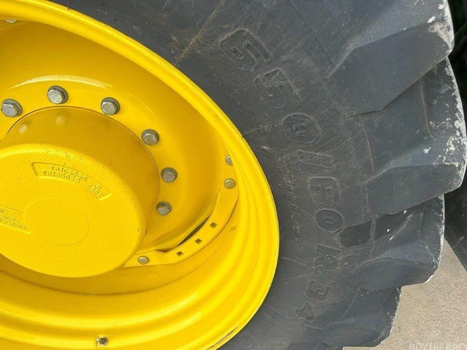 Tractor - John Deere 7R310