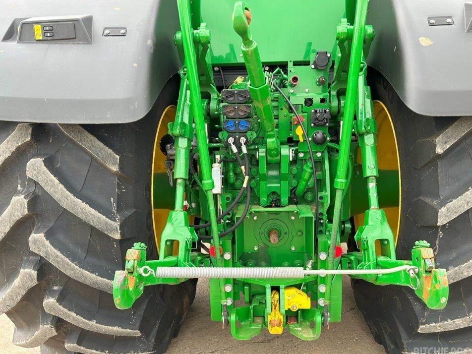 Tractor - John Deere 7R310