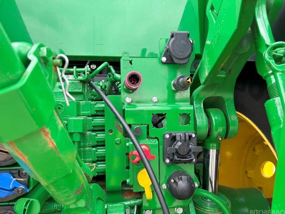Tractor - John Deere 7R310
