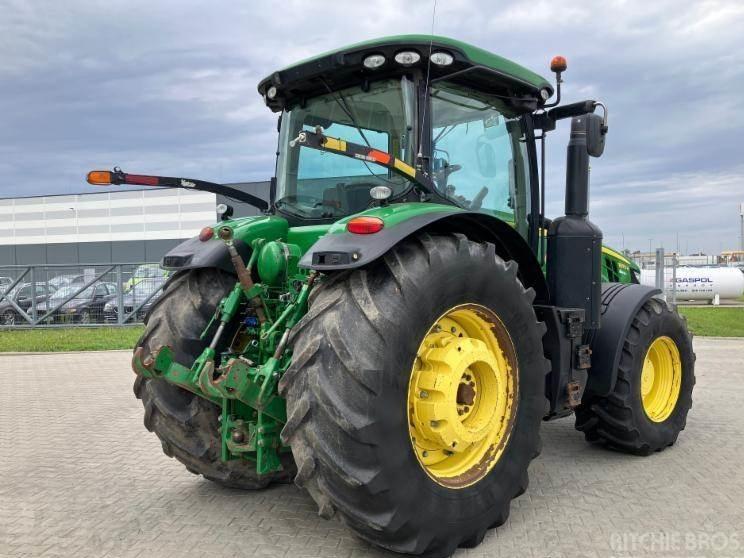 Tractor - John Deere 8270 R