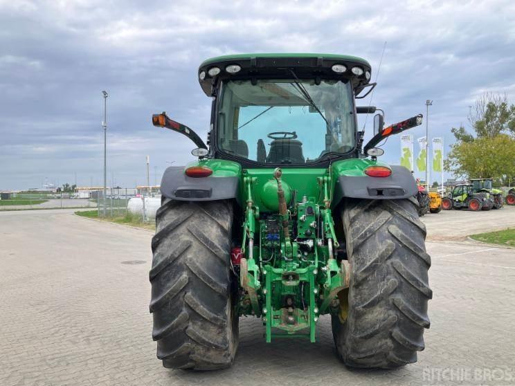 Tractor - John Deere 8270 R