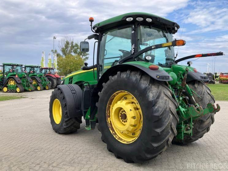 Tractor - John Deere 8270 R