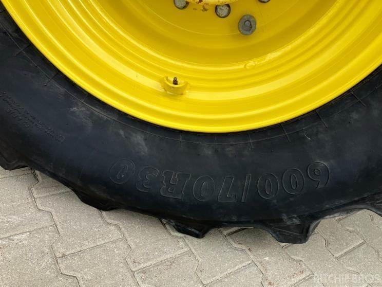 Tractor - John Deere 8270 R