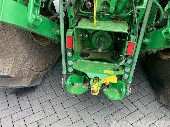 Tractor - John Deere 8R 370