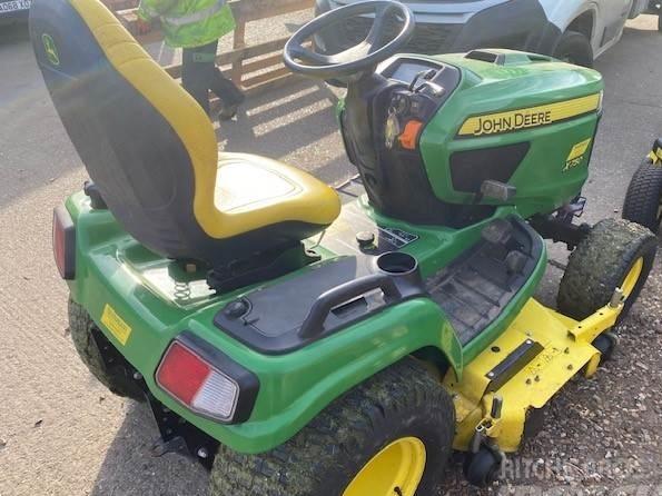 Tractor - John Deere X750