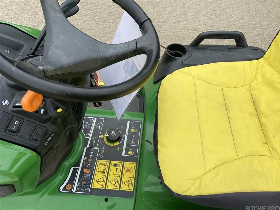 Tractor - John Deere X750