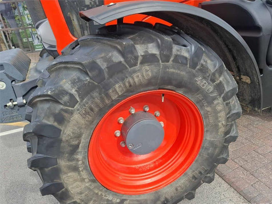 Tractor - Kubota M7153