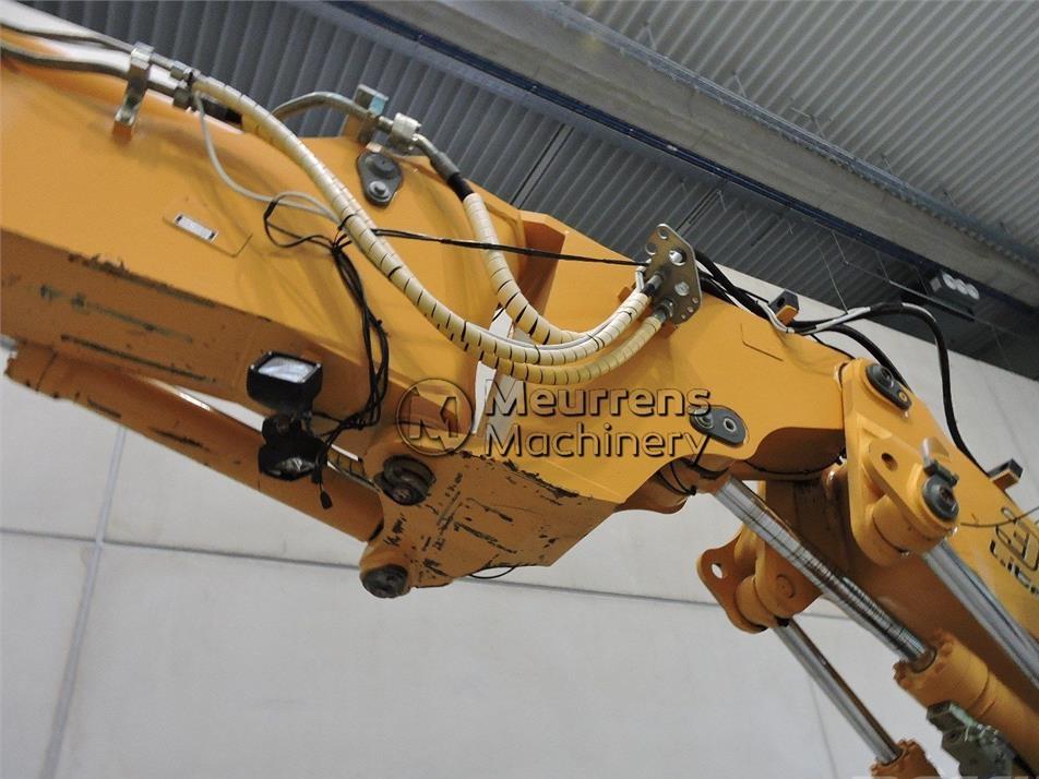 Excavator pe roti - Liebherr A312