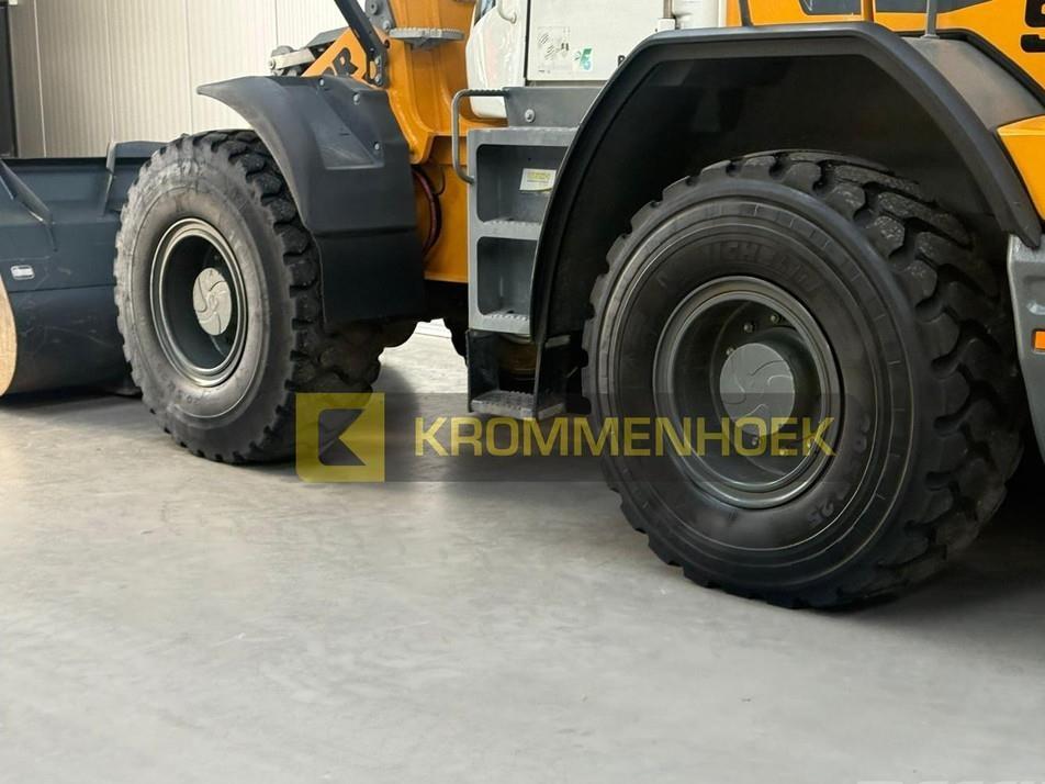 Incarcator frontal - Liebherr L526