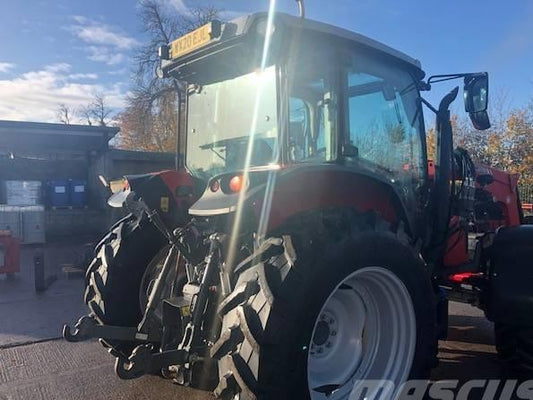 Tractor - Massey Ferguson 5711 GLOBAL