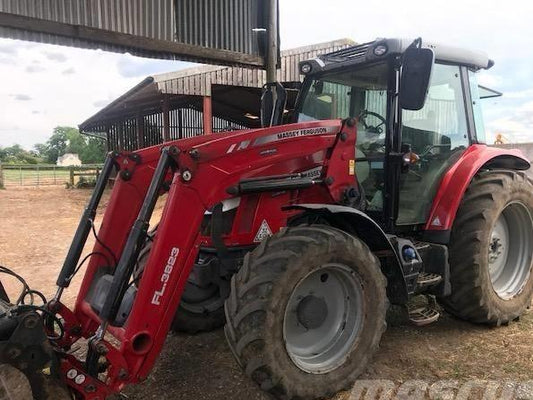 Tractor - Massey Ferguson 5712S