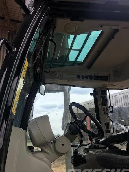 Tractor - Massey Ferguson 5712S