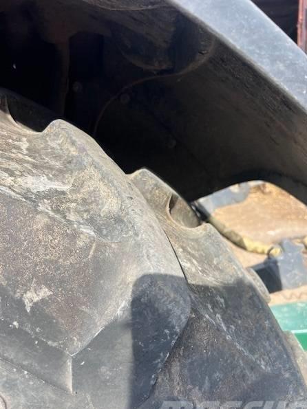 Tractor - Massey Ferguson 5S.145