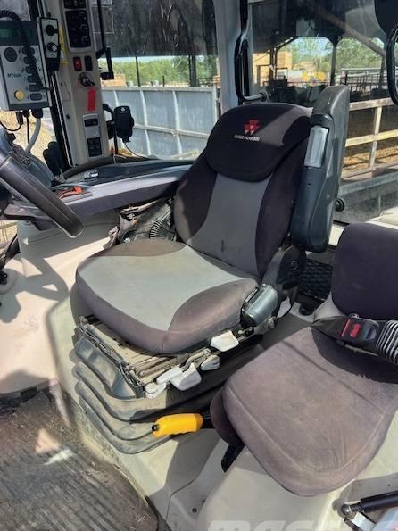 Tractor - Massey Ferguson 5S.145