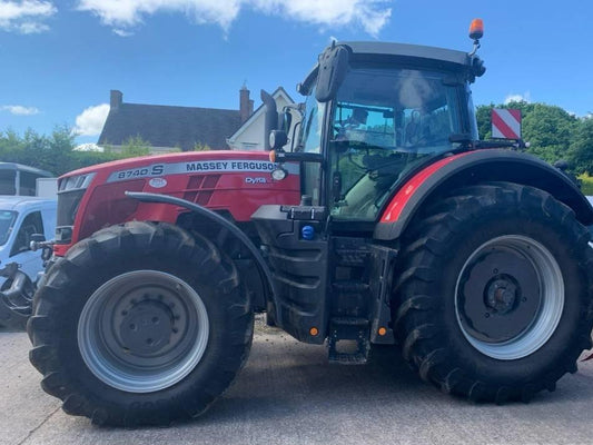 Tractor - Massey Ferguson 8740S