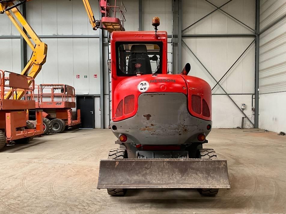 Excavator pe roti - Neuson 6503 WD