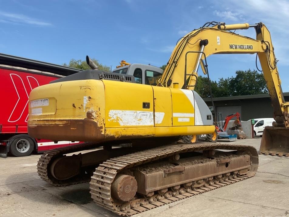 Excavator pe senile - New Holland E 305