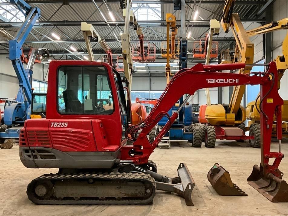 Miniexcavator - Takeuchi TB 235
