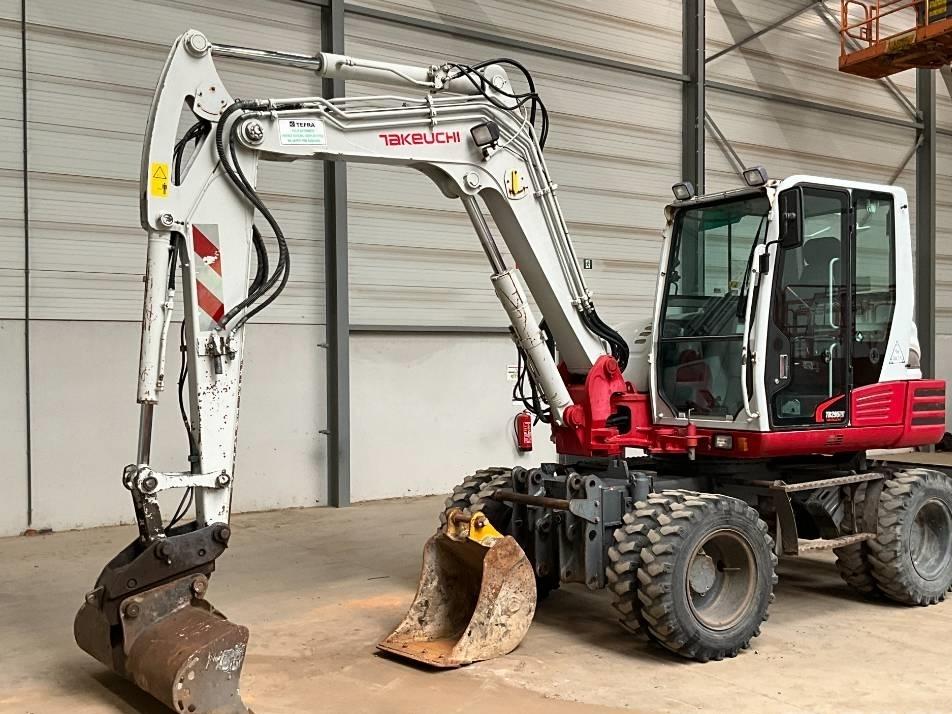 Excavator pe roti - Takeuchi TB 295 W