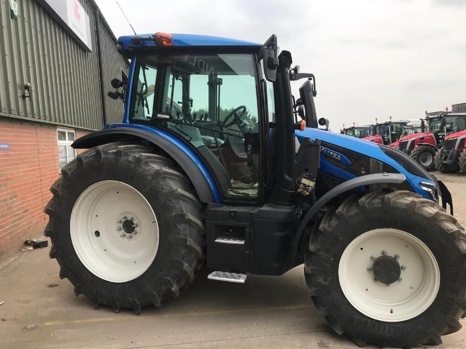 Tractor - Valtra G 135 A
