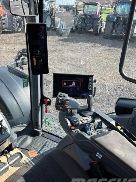 Tractor - Valtra T 235 D